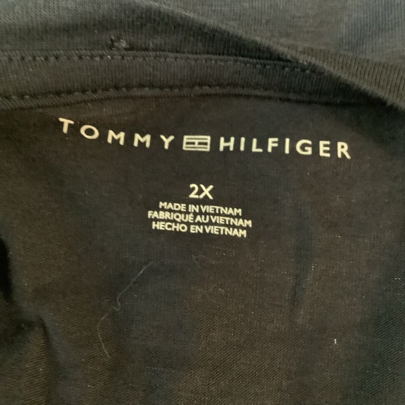 Tommy Hilfiger Size 2X Navy Blue Top with Gold Lettering. New With Tags - Picture 6 of 6